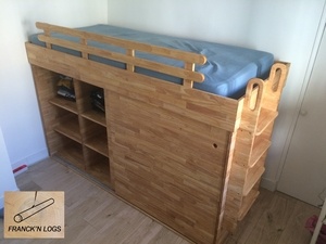 Lit mi-hauteur avec rangements