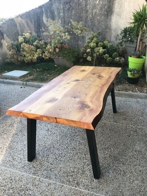 Table live edge