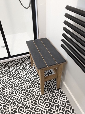 Petit banc pour salle de bain