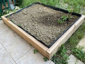 Carrés potager à queues d'aronde