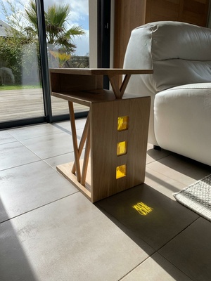 Bout de canapé en bois et vitrail