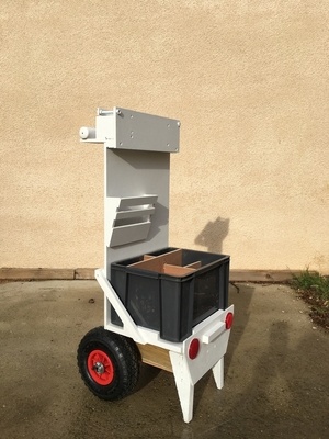 Caddie de balisage de sentiers de randonnée