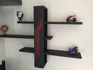 Et une étagère de plus!