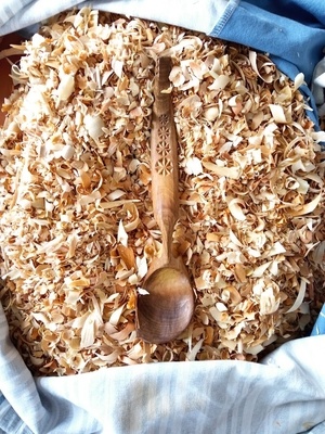 7 ème cuillère de 2023 : Cuillère en bouelau cuite au four et chip carving.