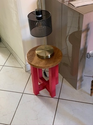 Table d'appoint ou tabouret? Les 2 braves gens...