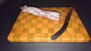 Planche à découper en bois de bout.