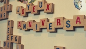 Scrabble magnétique pour réfrigérateur