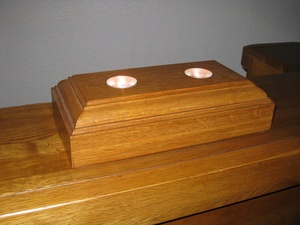 Une chute de bois? allez hop deux trous une moulure un bougeoir !