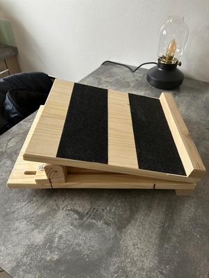 Slant board : un plan incliné pour étirer les mollets après le jogging