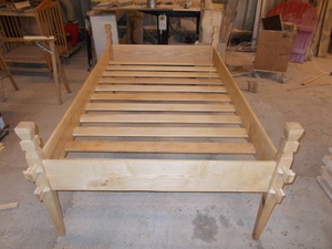 Lit médiéval démontable