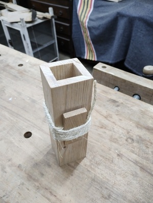 Moule à bougie aux outils à main