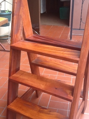 Escabeau version bois noble