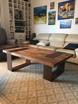 Table basse en noyer