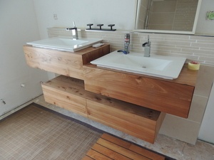 Meubles vasques en orme réalisé il y a quelques années