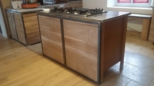 Habillage pour meuble de cuisine en métal et bois