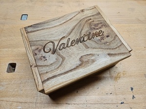 Boîte à charnière bois