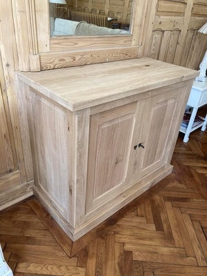 Meuble en chêne massif