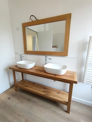 Meuble de salle de bain en chêne