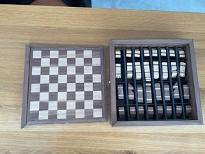 Jeux échèque en merisier et noyer