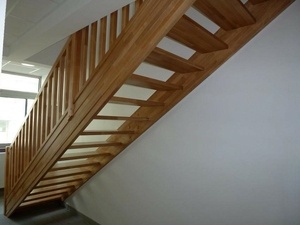 Escalier droit ...assez long!