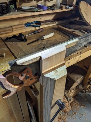 Etau d'affûtage des scies