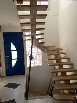 ESCALIER A LIMON CENTRAL- CE QU'IL NE FAUT PAS FAIRE !