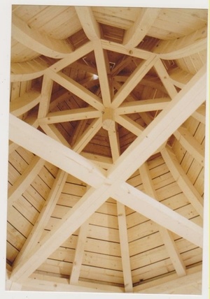 Volière en dôme a l'Imperial a pans coupés octogonale