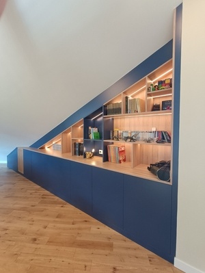 Bibliothèque sous pente