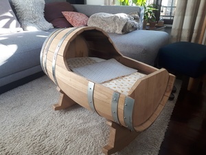 Berceau dans un tonneau