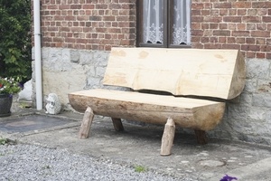Un banc rustique