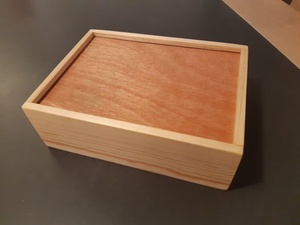 Boîte pour mille bornes