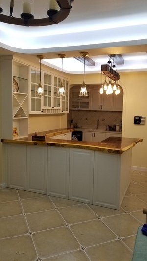 Elements de cuisine avec plan de travail en noyer massif