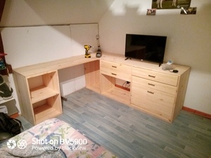Meuble d angle TV a tiroir  et bureau