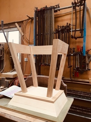 Table de chevet en arêtier