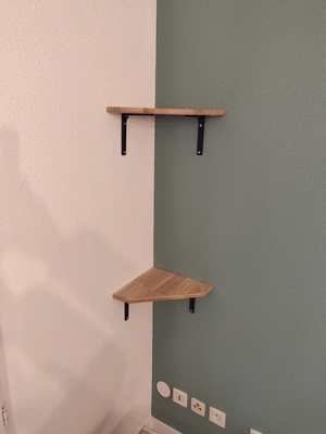 Étagères murales en chêne