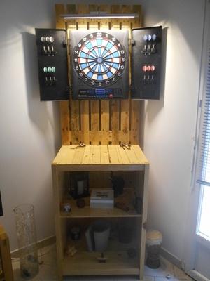 Meuble pour jeu de fléchette