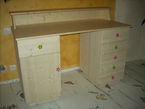 Bureau chambre d'enfant