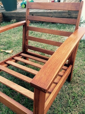 Protection d'une chaise de jardin