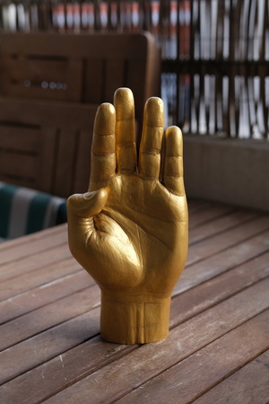 Main d'or et coeur de bois