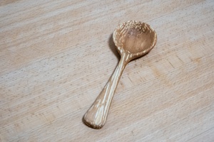 Cuillère en bois pourri