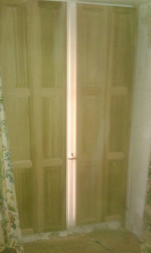 Deux paires de volets interieurs