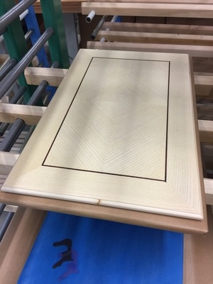 Placage en fougère avec filet en amarante