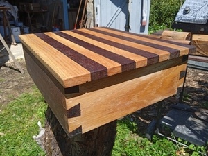 Boite bicolore avec chutes chêne et Kohu