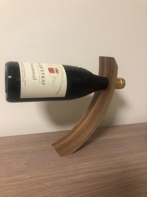 Porte bouteille en lamellé-collé