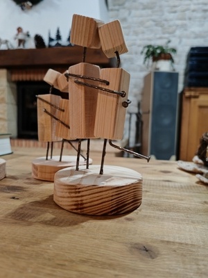 Petits couples fait de bois et de clous ( la suite )