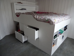 Lit deux place haut avec rangements