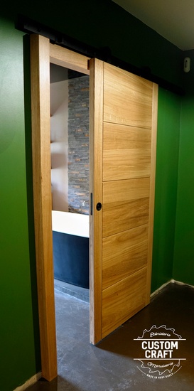 Enssemble de salle de bain avec c'est porte en chene massif.