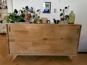 Meuble à portes coulissantes