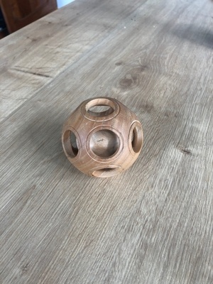 La Sphère dans la sphère (réalisation de mon Papa)