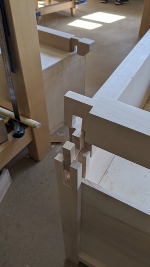 Coffre avec assemblage clé du barbu